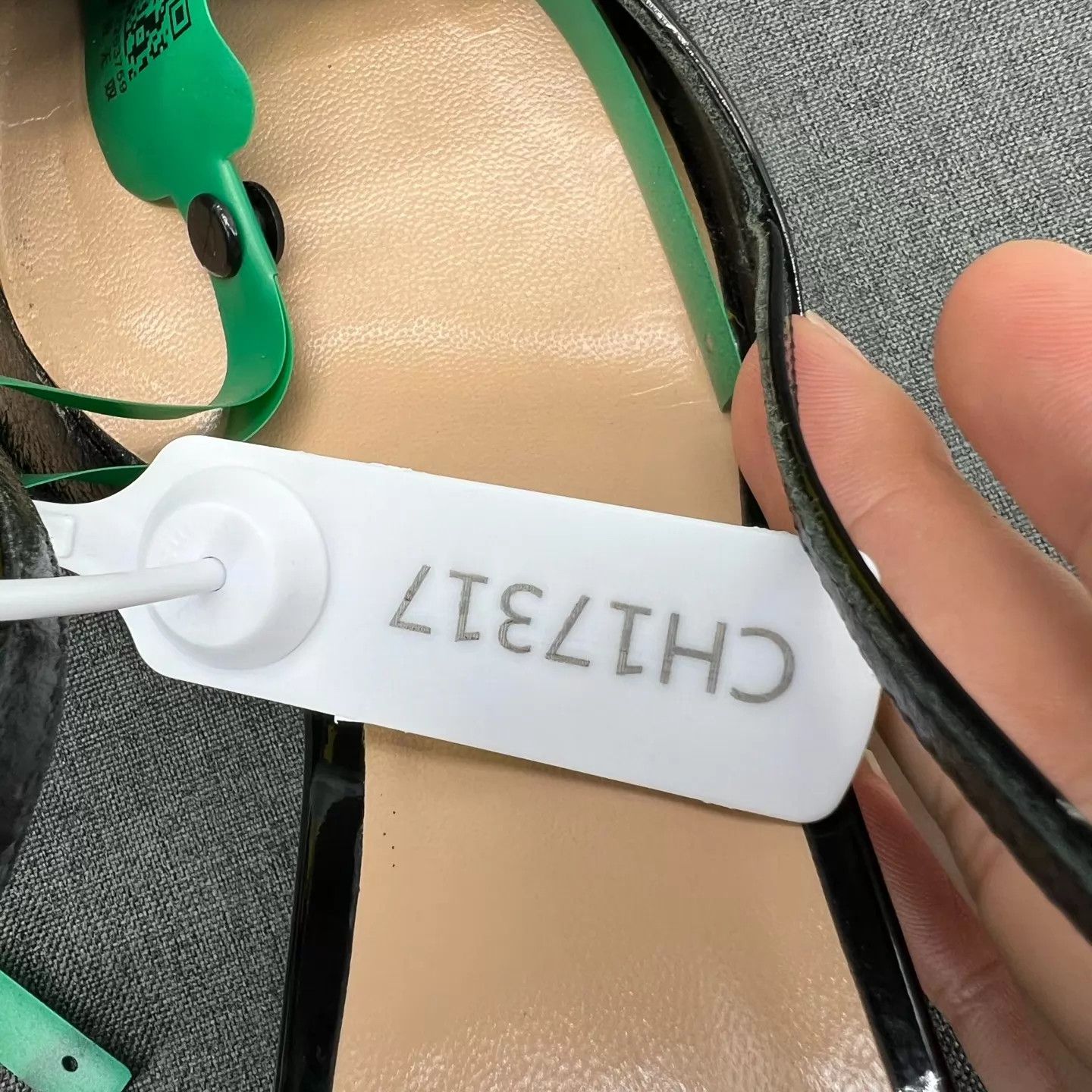 Valentino Valentino Vlogo Patent Leather Black Heels 35.5 with Box Size US 5 / IT 35 - 9 Thumbnail
