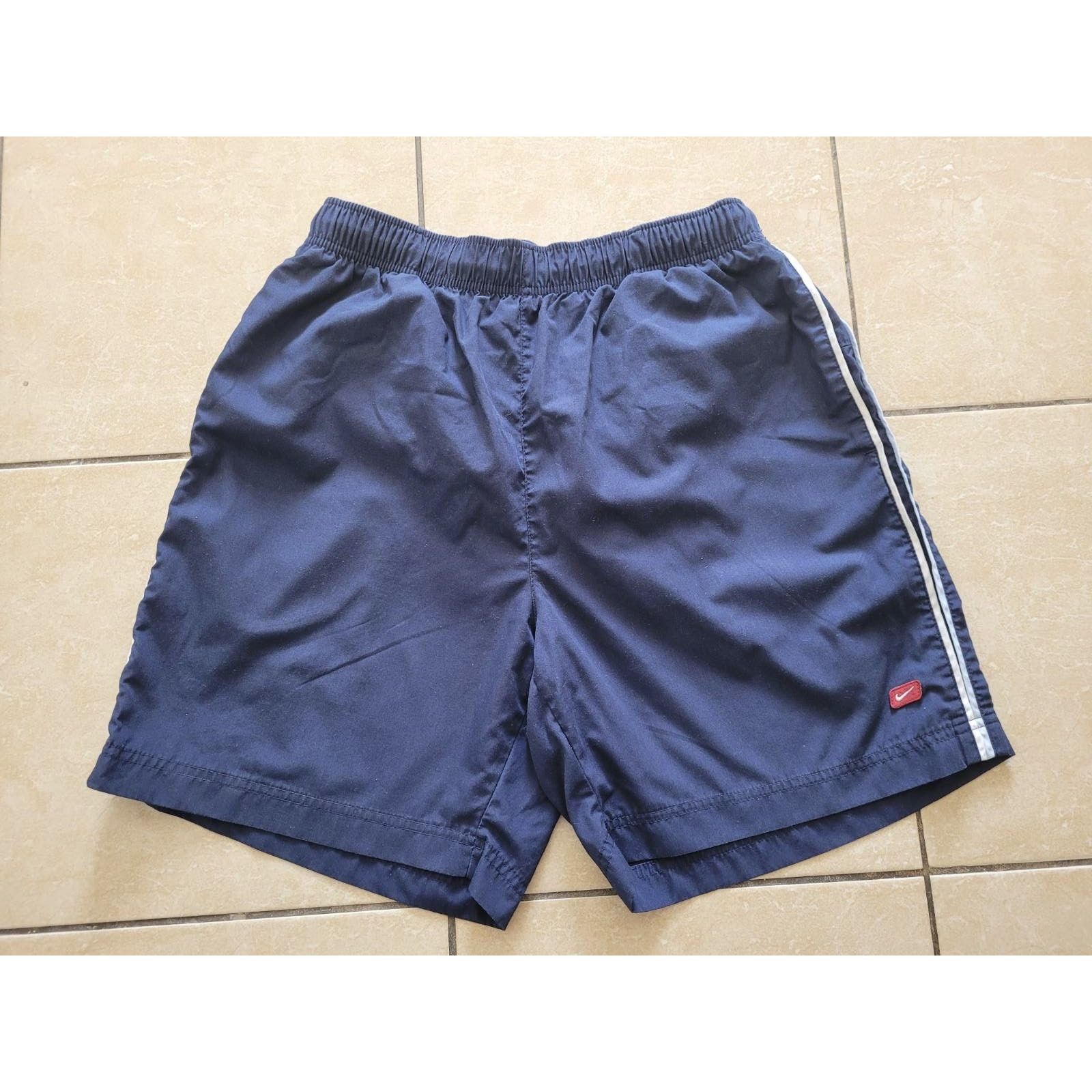 Nike Nike vintage swoosh logo shorts Size US 32 / EU 48 - 1 Thumbnail