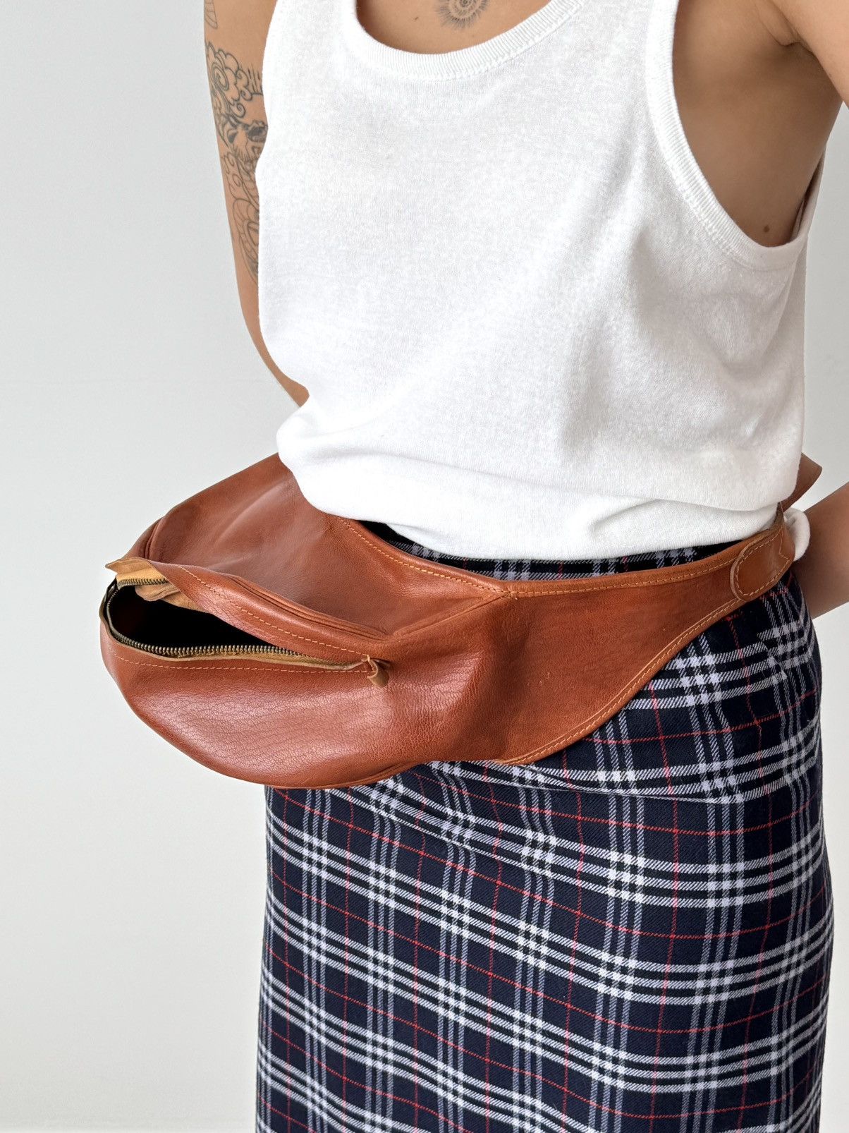 Vintage 1960s Vintage Swiss Made Leather Waist/Shoulder Bag Size ONE SIZE - 3 Thumbnail