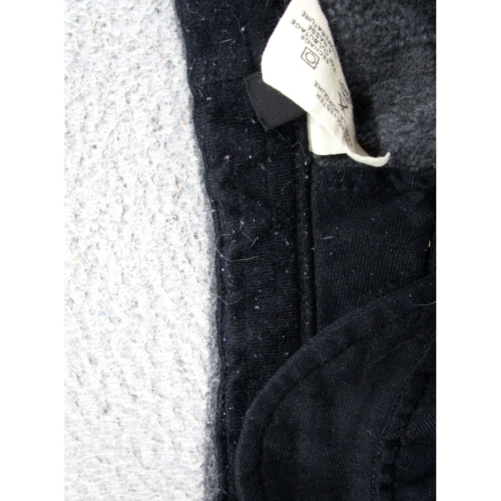 Patagonia VINTAGE Patagonia Sweatpants Pants Men S Gray Fleece Polyester 25681 USA Zip Back Pocket Pockets Hiking Winter Fall Spring USA Mens Size US 29 - 7 Thumbnail