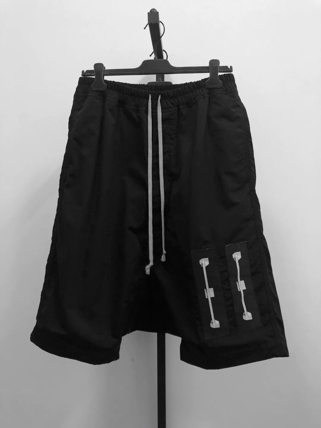 Rick Owens Rick Owens Cargo Shorts in Black Size US 28 / EU 44 - 1 Thumbnail