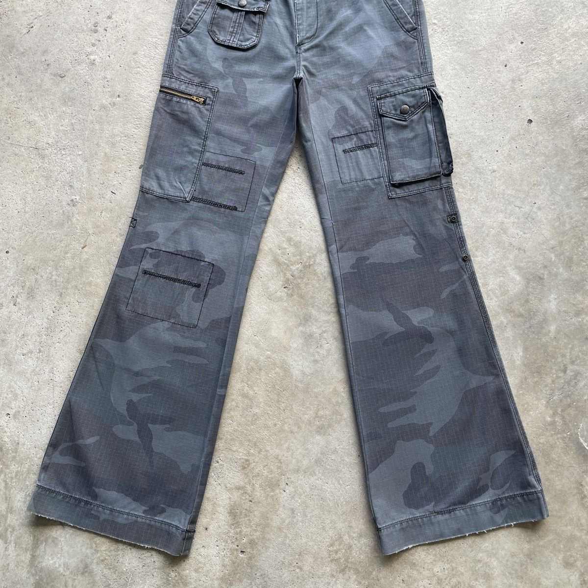 Polo Ralph Lauren Vintage Polo Ralph Lauren Flare Faded Camo Cargo Pants Size US 30 / EU 46 - 4 Thumbnail
