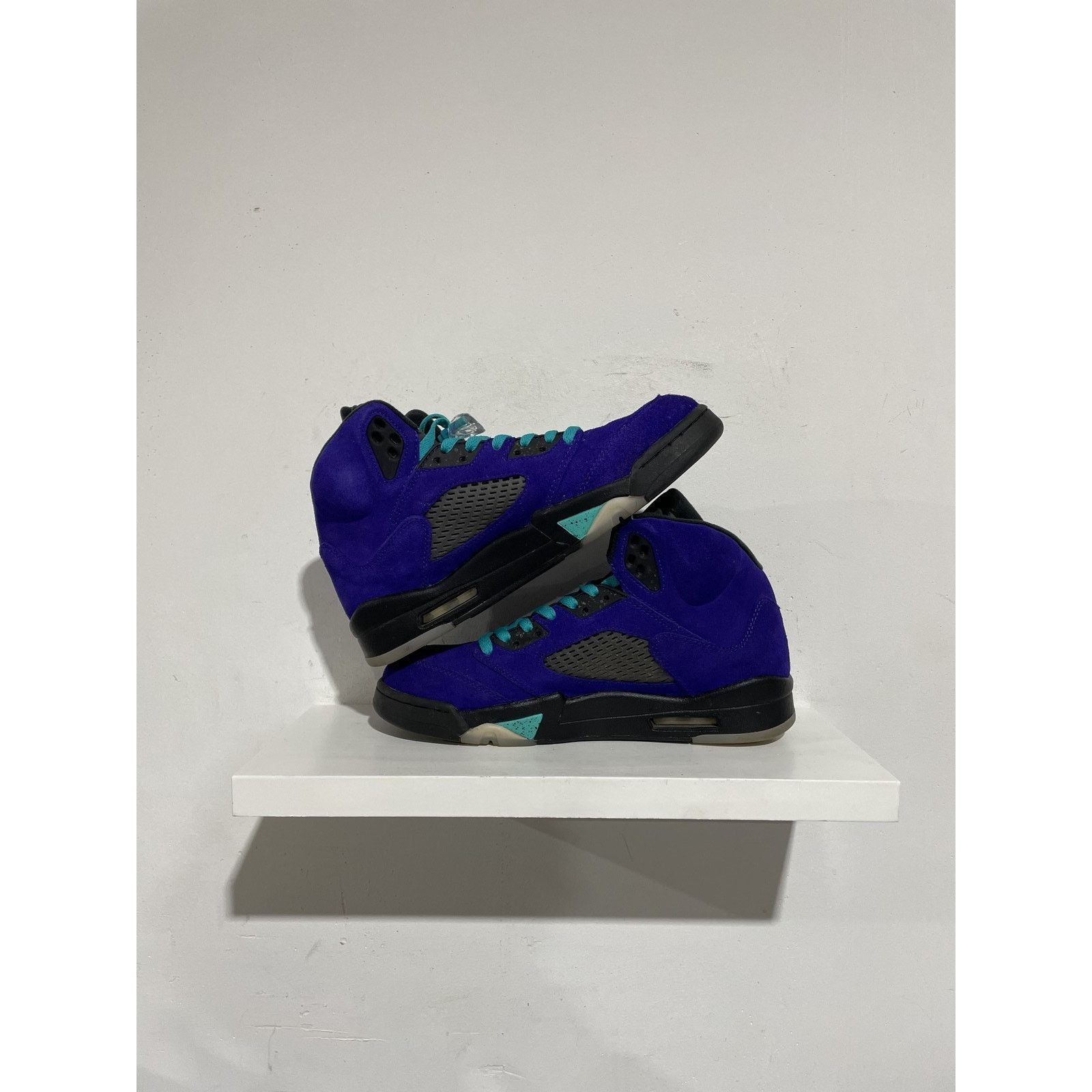 Jordan Brand JORDAN 5 RETRO ALTERNATE GRAPE SIZE 10 PREOWNED Size US 10 / EU 43 - 2 Thumbnail