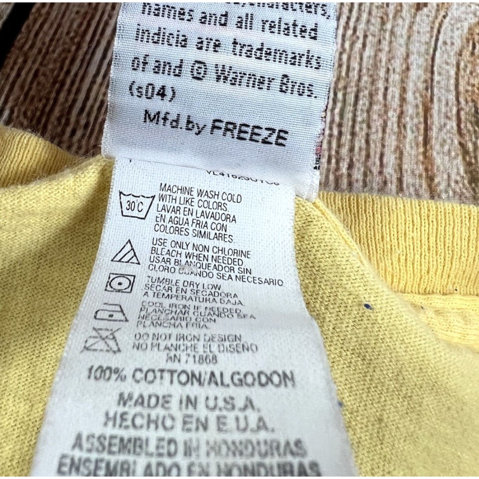 Vintage VINTAGE Tweety Bird Shirt Yellow 90s Looney Tunes T-Shirt Short Sleeve Graphic Print Crew Neck Large Men / Women? Size US L / EU 52-54 / 3 - 4 Thumbnail