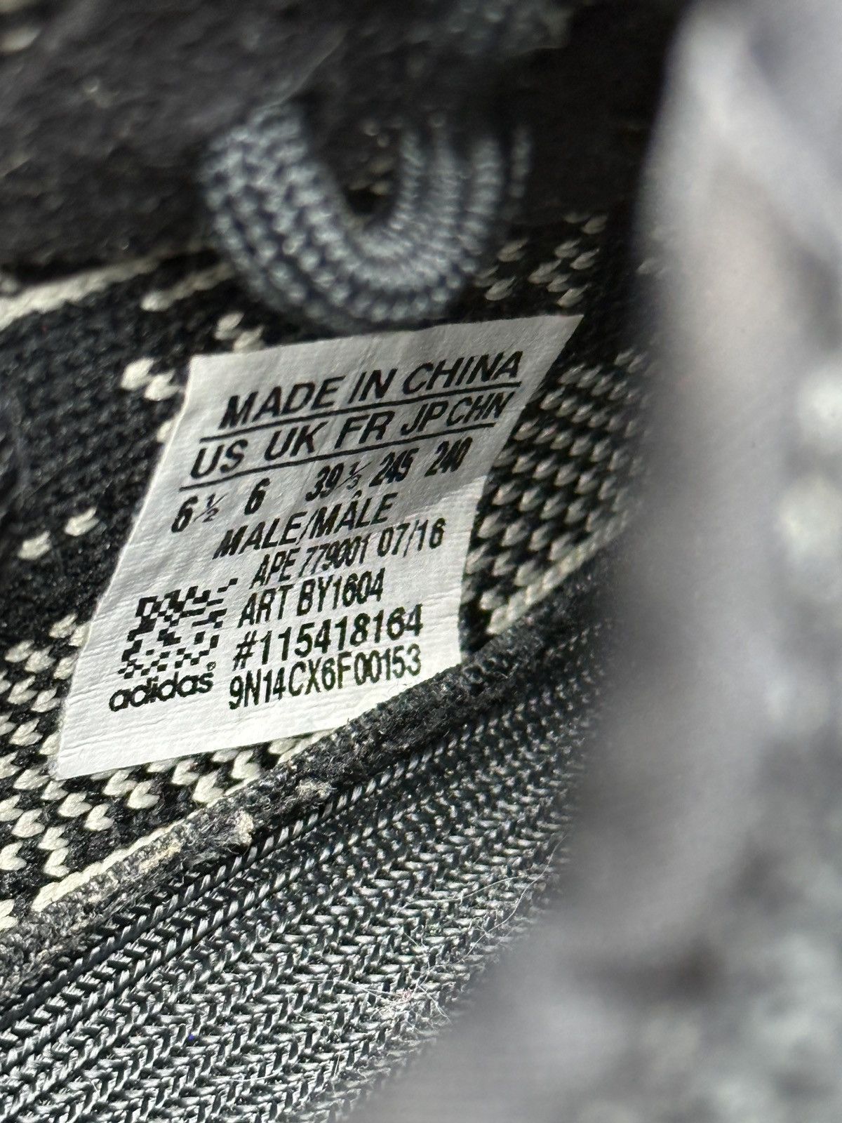Adidas × Designer Adidas Yeezy Boost 350 V2 Core Black/White “Oreo” Size US 9.5 / IT 39.5 - 8 Thumbnail