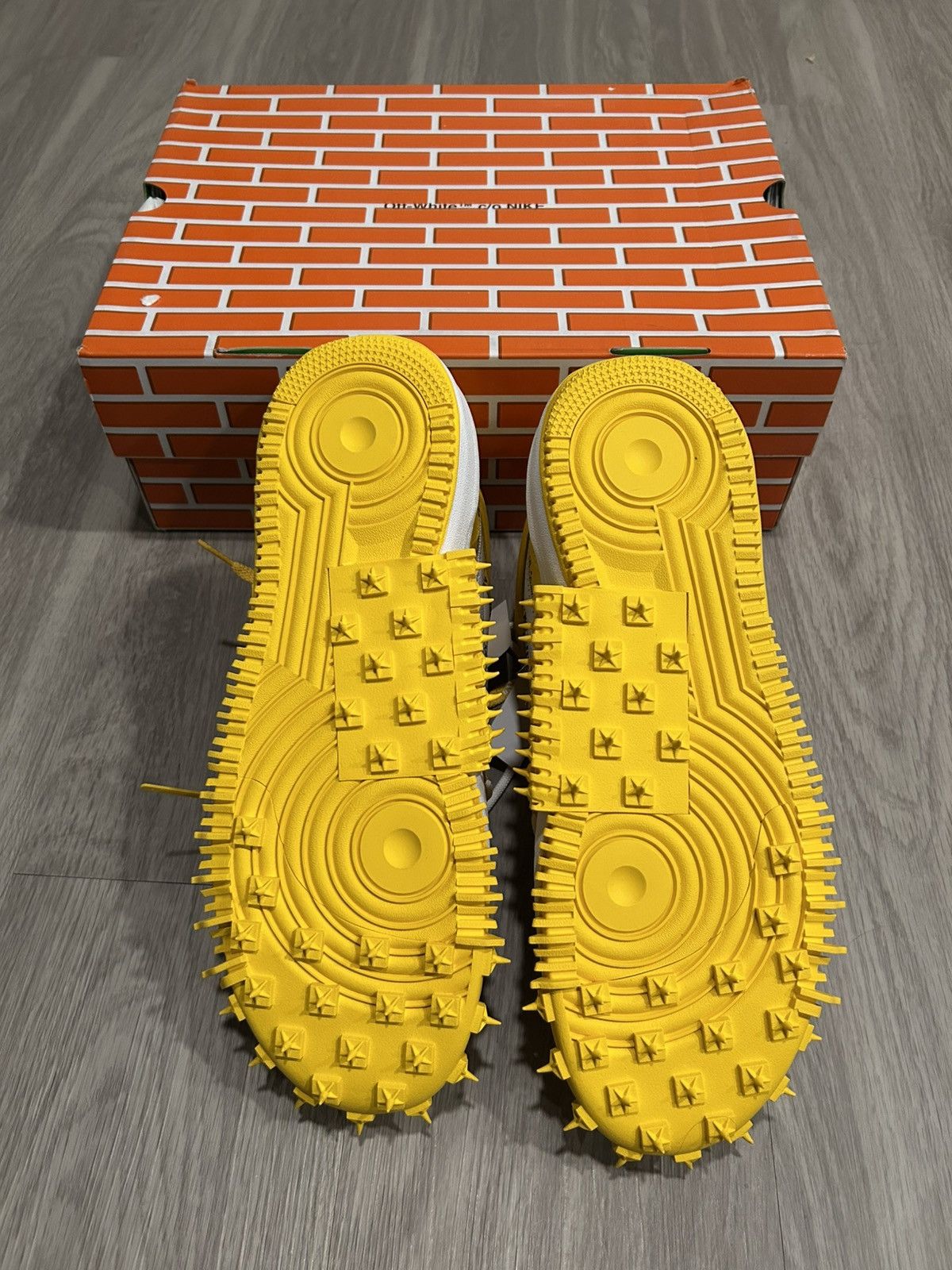 Off-White X Air Force 1 Mid SP Varsity Maize Size 12