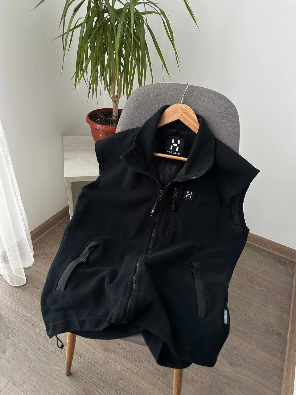 Haglofs × Vintage Vintage Haglofs Black Outdoor Fleece West Jacket Size US M / EU 48-50 / 2 - 2 Thumbnail