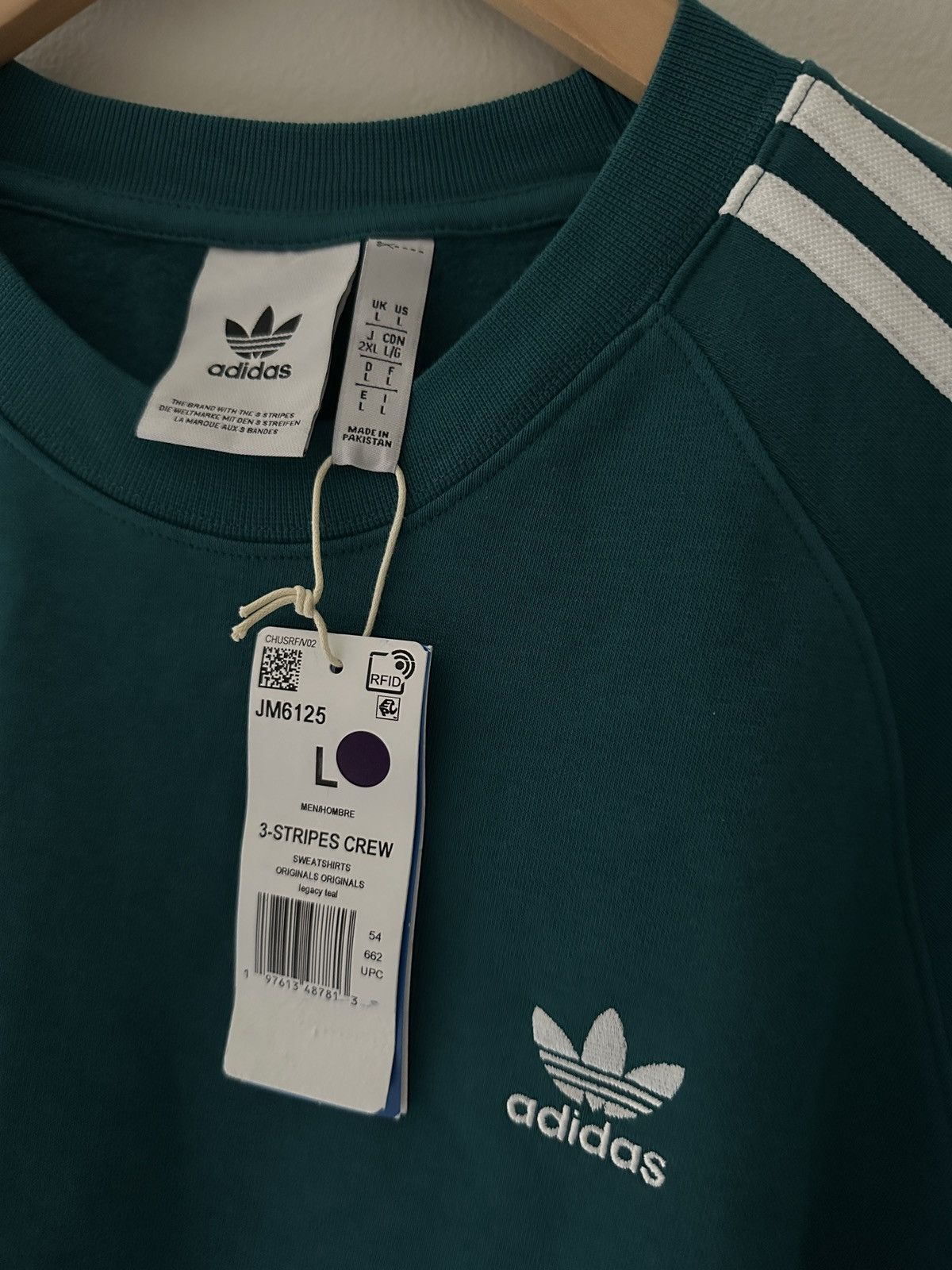 Adidas Adidas Three Stripes Vintage Style Crewneck Sweatshirt Size US L / EU 52-54 / 3 - 3 Thumbnail