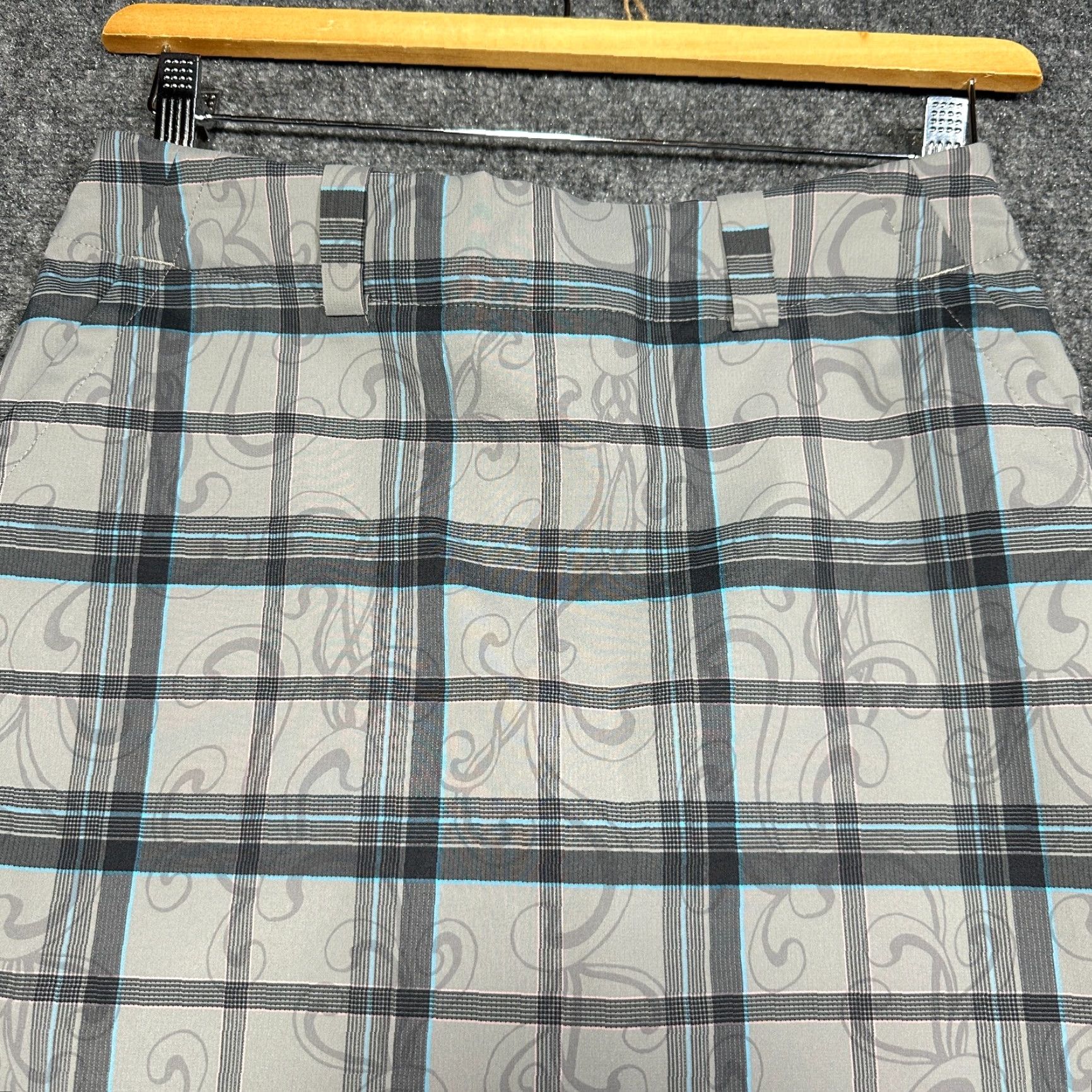 Nike Nike Golf Dri-Fit Skort Womens 4 Gray Plaid Golf Tennis Pockets Zip Side Activewear Skort Womens 4 Gray Plaid Nike Size ONE SIZE - 2 Thumbnail
