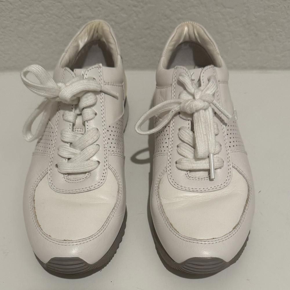 Michael Kors MICHAEL Michael Kors Allie Sneakers Leather White Gray 7.5 Size US 7.5 / IT 37.5 - 2 Thumbnail