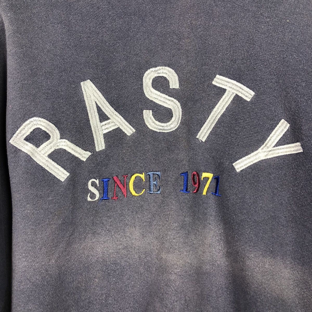 Japanese Brand Rasty 1971 Sun-Faded Navy Crewneck – Rainbow Stitch Vintage Size US M / EU 48-50 / 2 - 13 Thumbnail