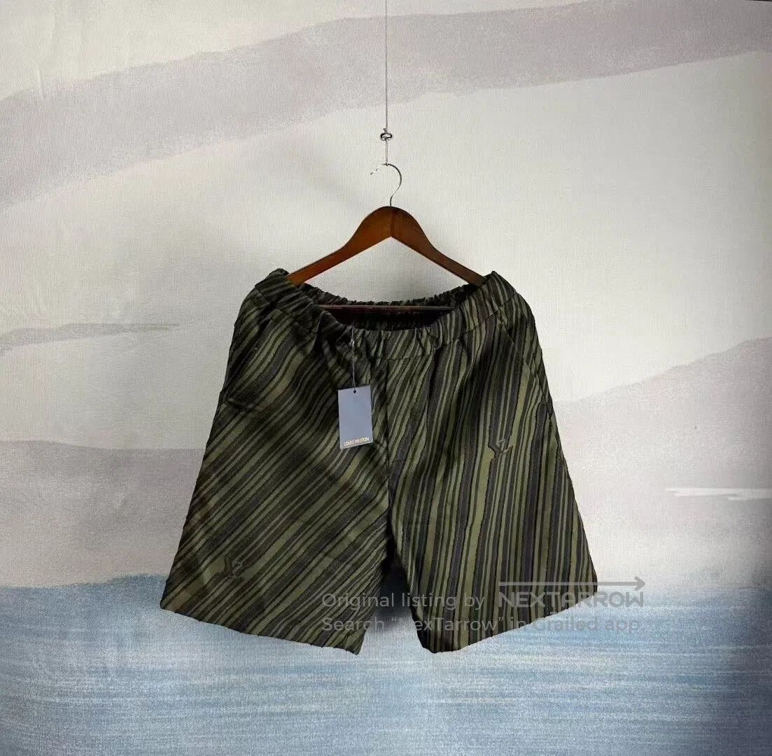 Louis Vuitton louis vuitton green logo shorts. Size US 40 / EU 56 - 1 Thumbnail