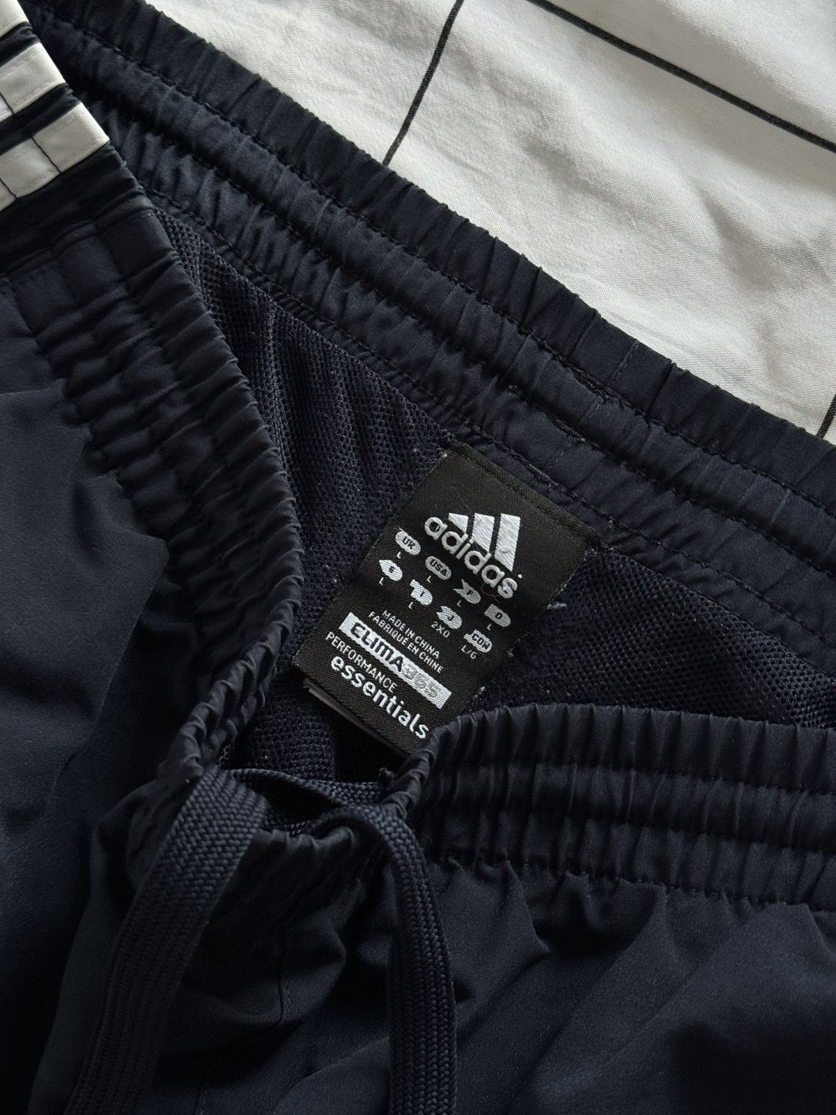 Adidas Adidas Baggy Shorts Balenciaga Style Size US 32 / EU 48 - 10 Thumbnail