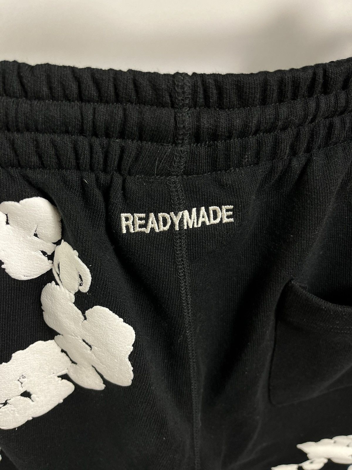 DENIM TEARS × READYMADE DENIM TEARS READYMADE JAPAN COTTON PUFF PRINT SHORTS Size US 34 / EU 50 - 4 Thumbnail