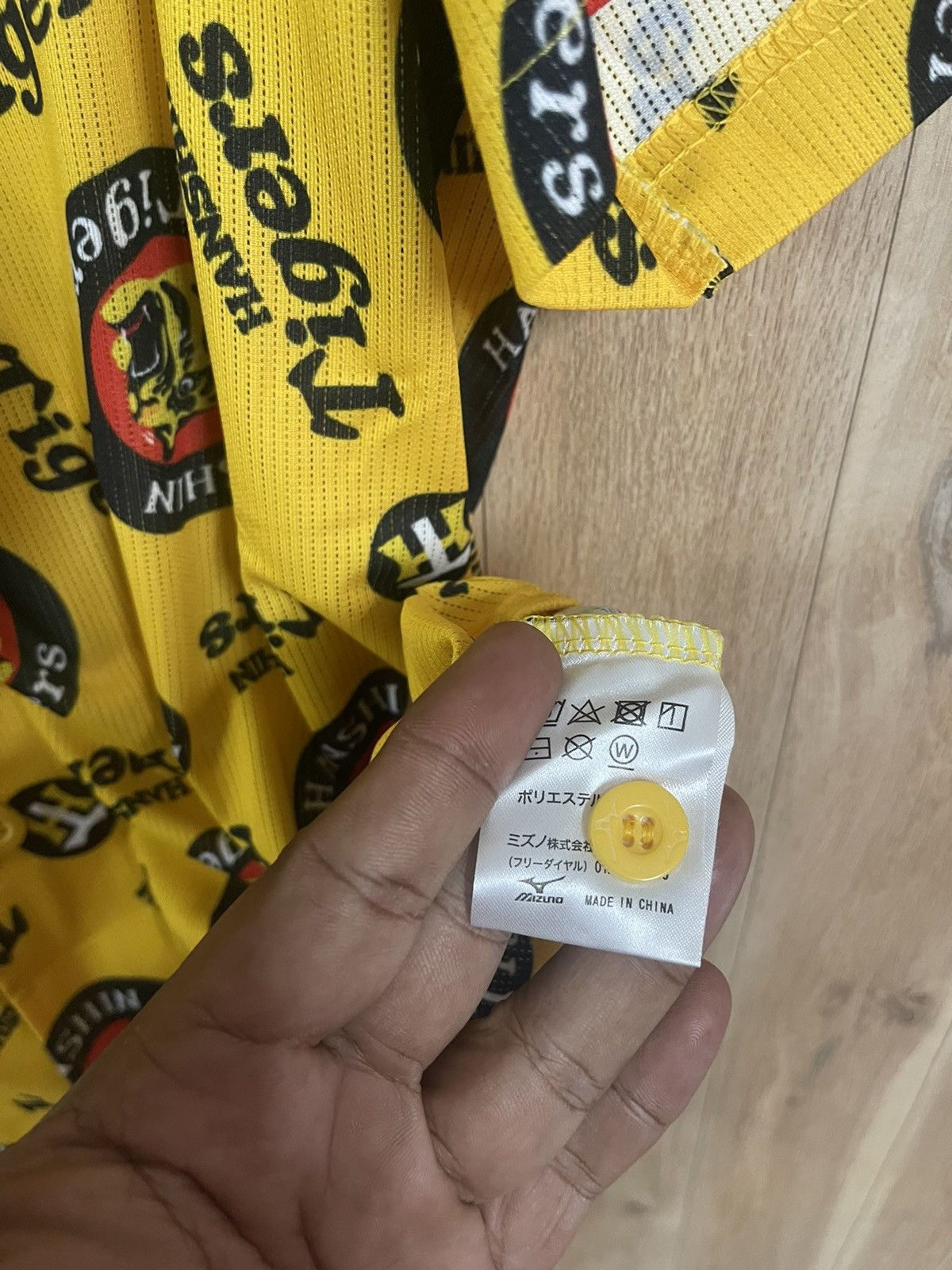 Japanese Brand × Mizuno Steal 🔥 Vintage Hanshin Tigers Baseball Jersey AOP L Size US L / EU 52-54 / 3 - 8 Thumbnail