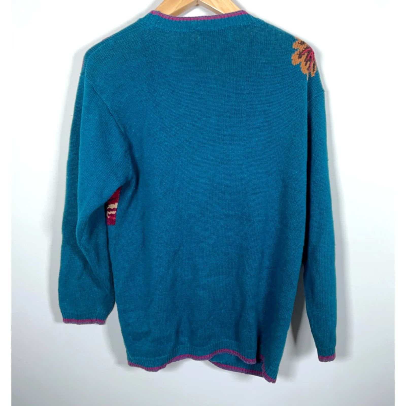 Jantzen VINTAGE Jantzen Cardigan Women Large Turquoise Embroidered Leaf Knit Sweater 90s Retro Womens Size L / US 10 / IT 46 - 2 Thumbnail