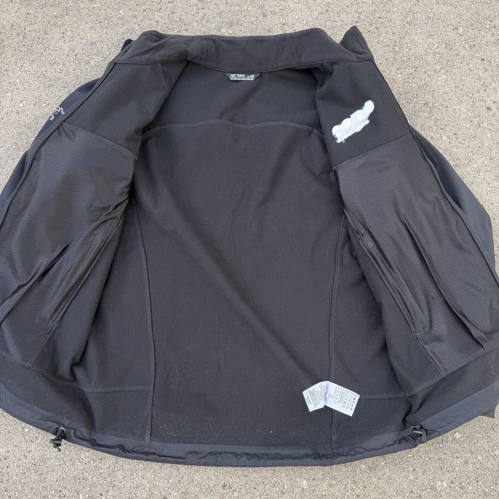 Arc'teryx Arcteryx Black Epsilon LT Jacket Large Gorpcore Streetwear Size US L / EU 52-54 / 3 - 2 Thumbnail