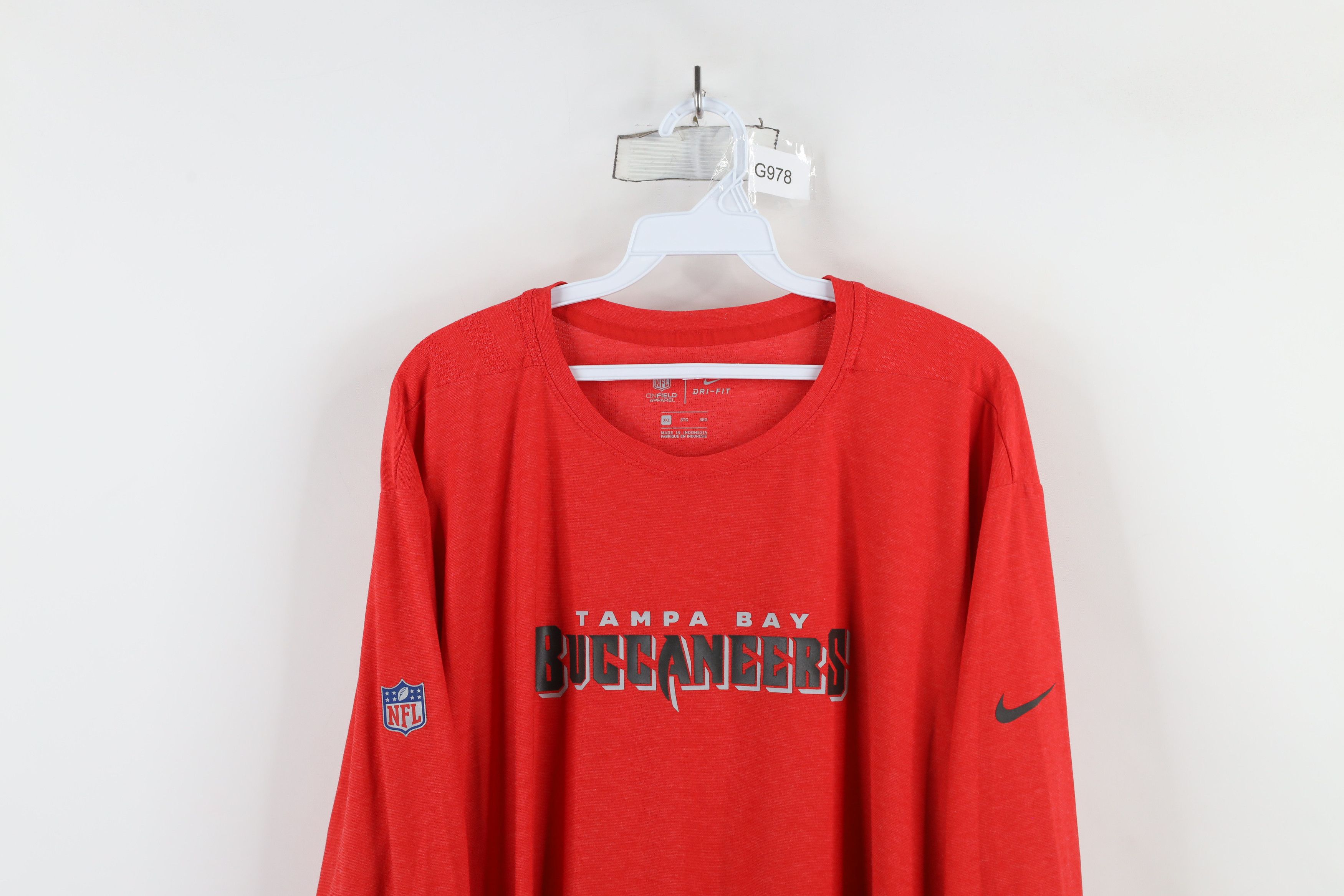 Nike × Vintage Nike On Field Buccaneers Football Long Sleeve T-Shirt Red Size US XXL / EU 58 / 5 - 2 Thumbnail