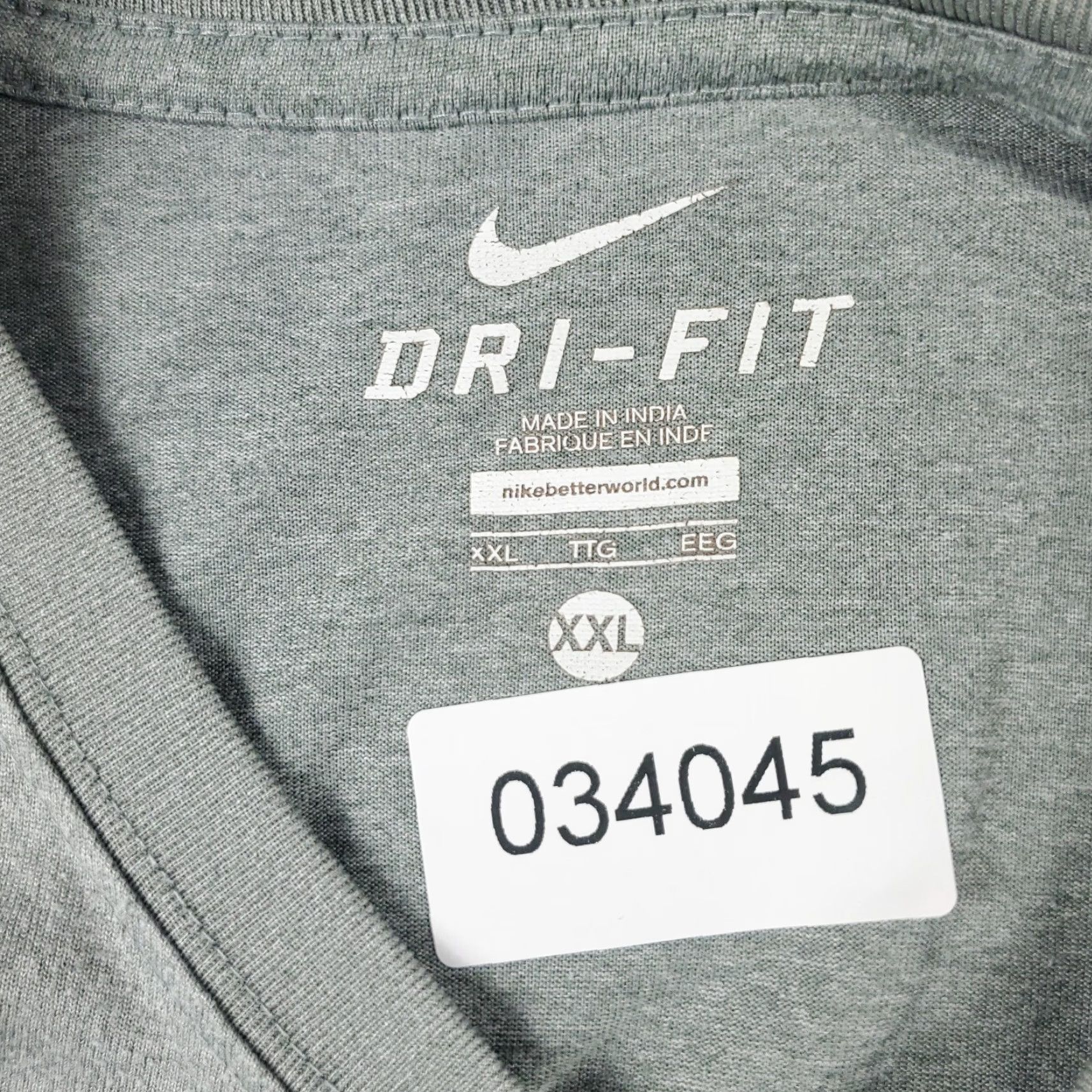Nike Nike Dri-Fit T Shirt Mens 2XL Gray Short Sleeve Crew Neck Pullover Activewear Regular Nike T-Shirt Mens 2XL Gray Dri-Fit Sports Modern Shoes? Size US XXL / EU 58 / 5 - 8 Thumbnail