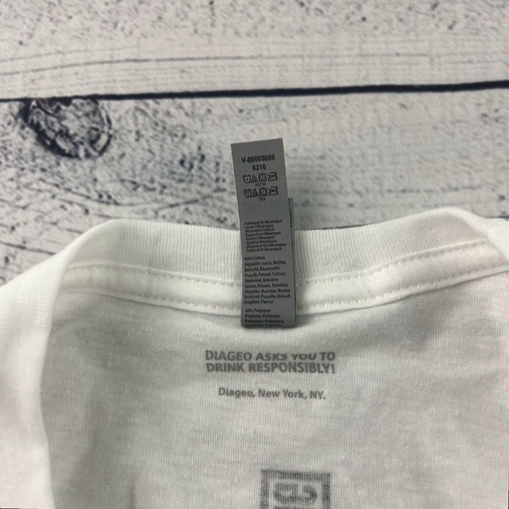 johnnie-O Johnnie Walker Short Sleeve T-Shirt Men's Large White Shirt Mens Large White Johnnie Walker Short Sleeve T-Shirt Size US L / EU 52-54 / 3 - 3 Thumbnail