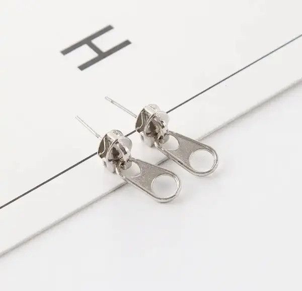 Vintage x Ayumi Punk Metal Zipper Shape Studs Earring (1pairs） Size ONE SIZE - 7 Thumbnail