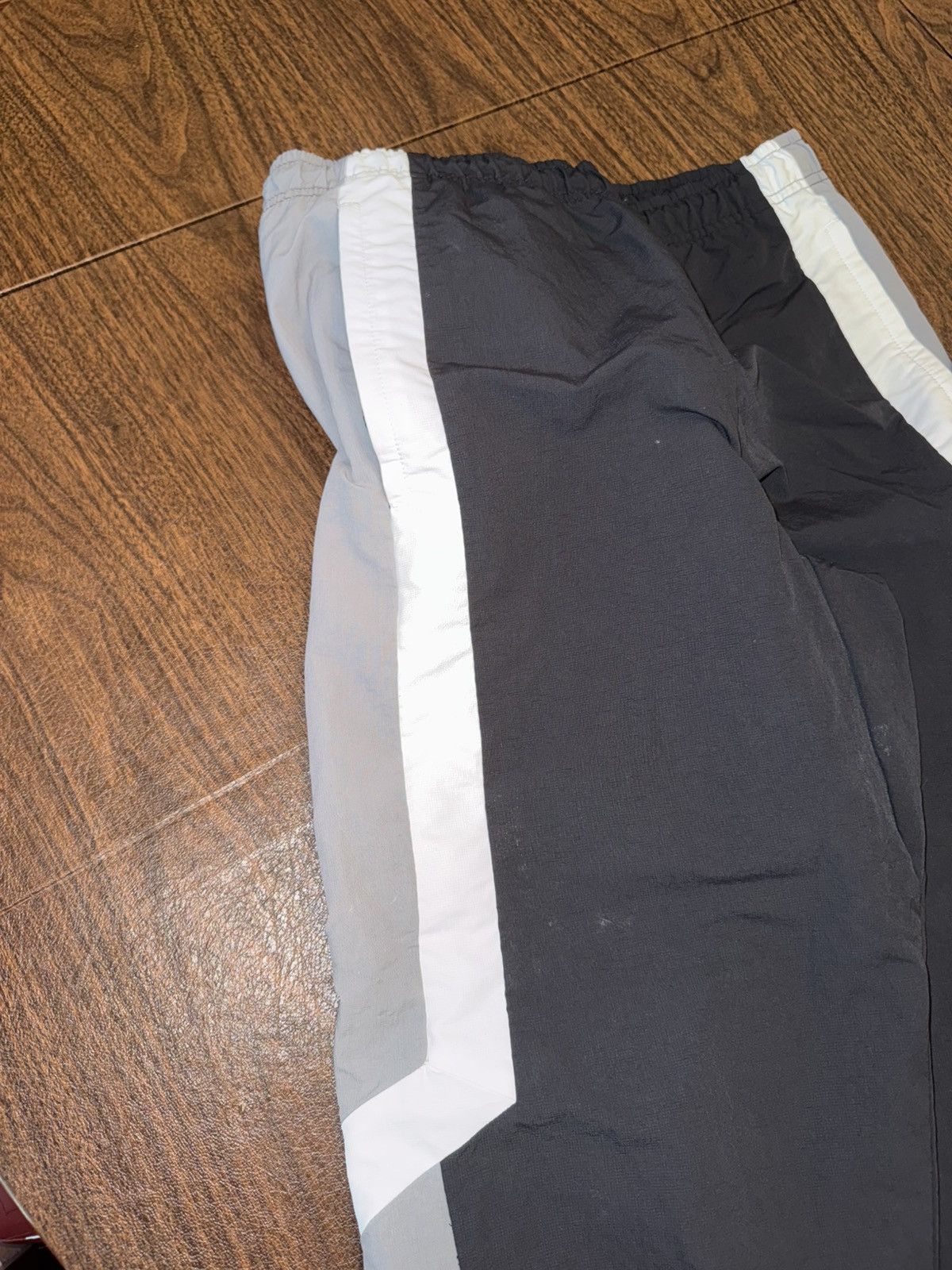 Adidas adidas Men's Nylon Track Pants Windbreaker, Size Medium Size US 32 / EU 48 - 5 Thumbnail