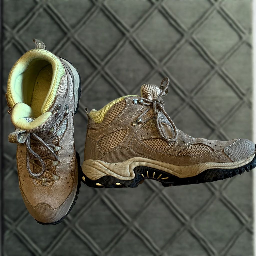 Vintage Columbia Omni Grip High Top Athletic Hiking Shoe Womens Size 9.5 Gray BL3444-275 Waterproof Footwear Sneaker Outdoor Regular Womens Size L / US 10 / IT 46 - 1 Thumbnail