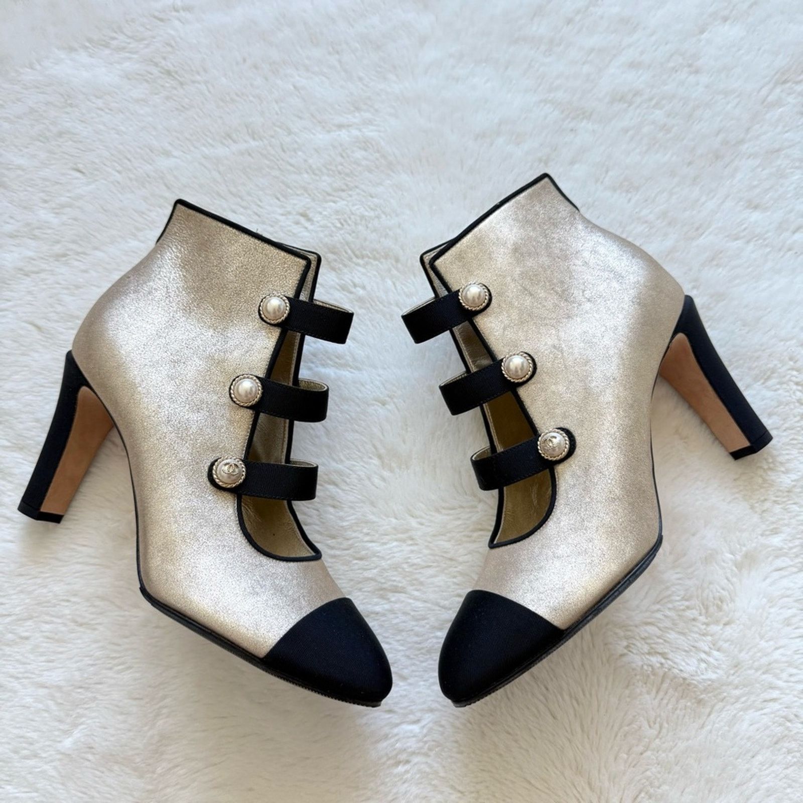Chanel NEW!! Chanel 2018 Gold Pearl Button Boots Heels 38 EU 1400$ Size US 8 / IT 38 - 1 Thumbnail