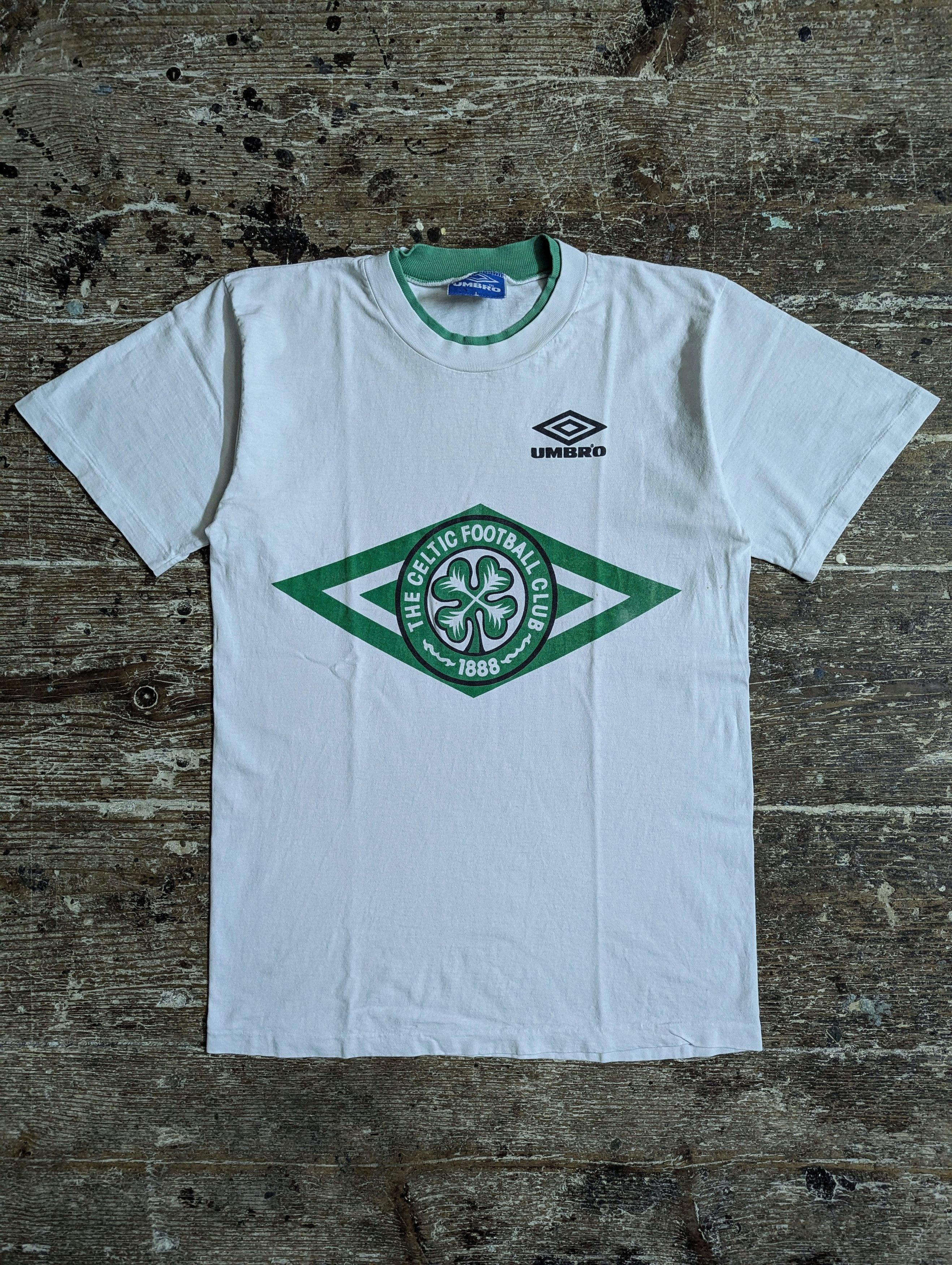 Umbro 90s Umbro "The Celtic Football Club" Logo T Shirt Size US M / EU 48-50 / 2 - 1 Thumbnail