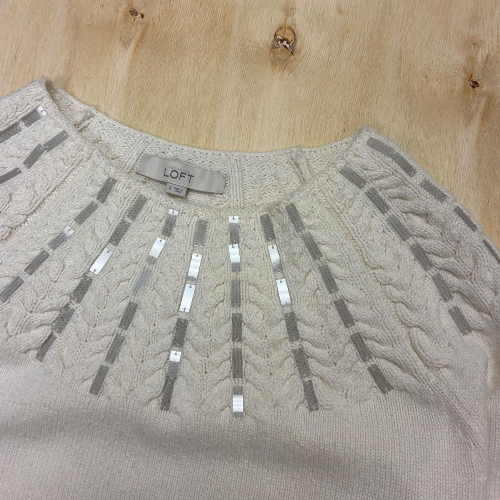 Loft LOFT Sweater Womens Small White Crew Neck Sequin Cable Knit Pullover Size S / US 4 / IT 40 - 2 Thumbnail