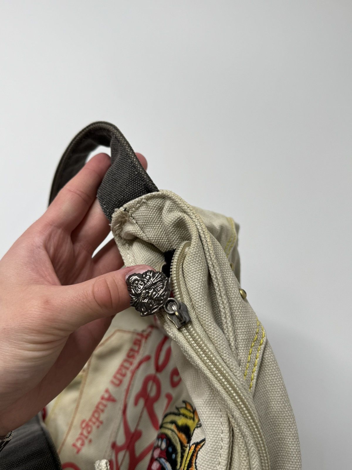 Ed Hardy Vintage Ed Hardy avant garde messenger bag swag skater sk8 Size ONE SIZE - 14 Thumbnail