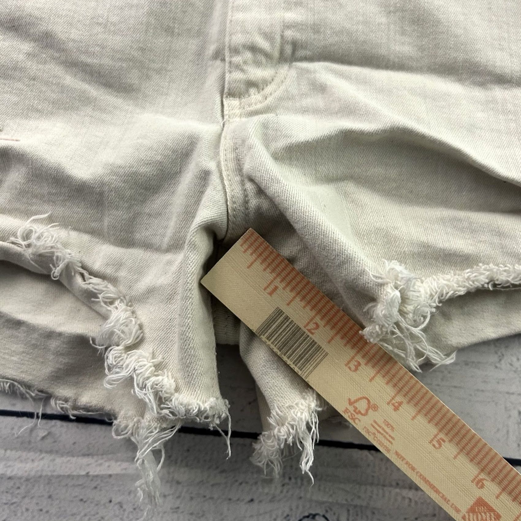 Vintage Wedge Adriano Goldschmied AG Alexxis Short High Rise Wedge Women's 30 Regular Beige Cut-Off Jeans Shorts Mens Womens Girls Boys Size 30" / US 8 / IT 44 - 6 Thumbnail
