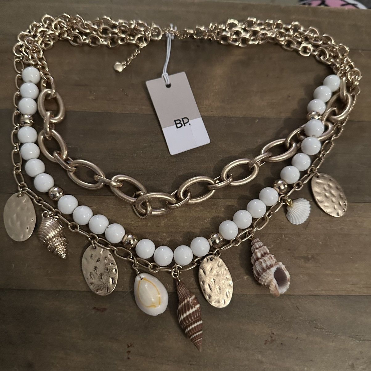 Nordstrom Nordstrom BP. chunky layered seashell charm necklace Size ONE SIZE - 2 Thumbnail