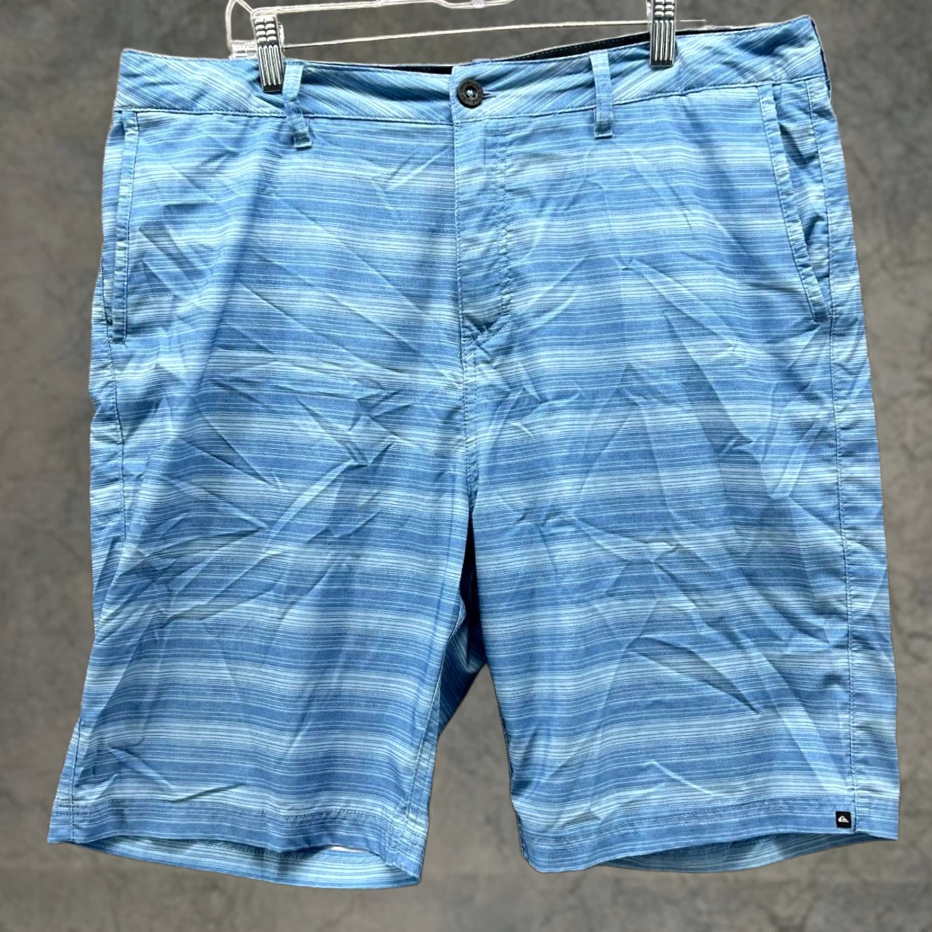Quiksilver Quiksilver Shorts Mens 38 Blue Stripes Chino Flat Front Amphibians Golf Pattern Striped Pockets Button Front Casual, Travel, Business Mens 38 Blue Size US 38 / EU 54 - 1 Thumbnail