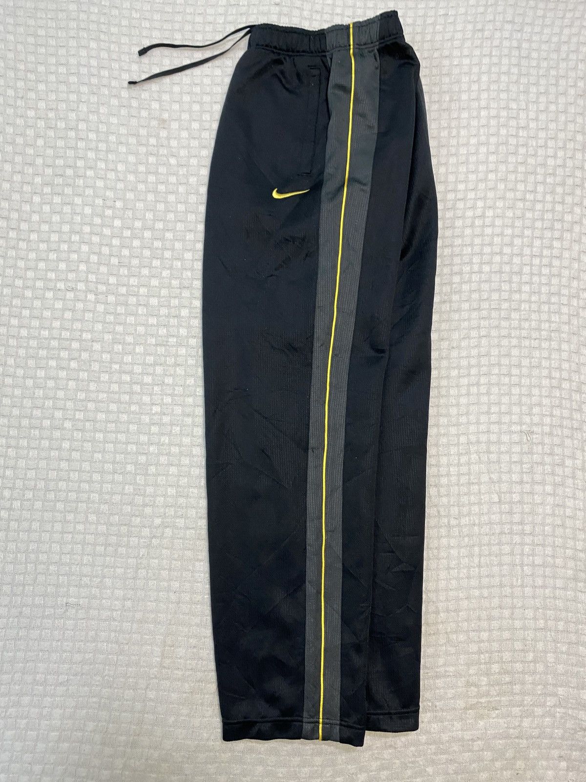 Nike Baggy Nike 2000s wide nylon track pants rap hip hop swoosh