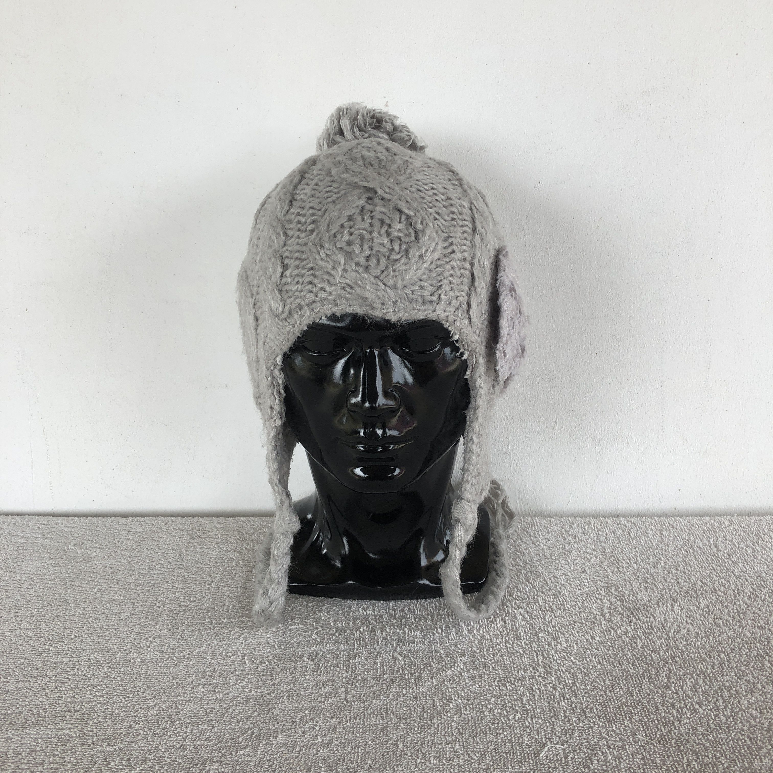 Japanese Brand Vintage Y2K Cable Knit Earflap Beanie Pom Pom Snow Caps Hats Size ONE SIZE - 2 Thumbnail