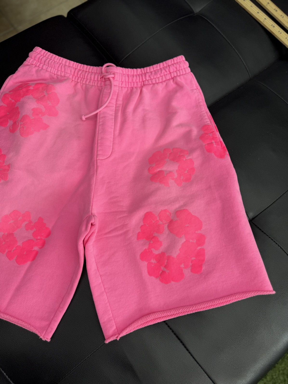 DENIM TEARS Denim Tears 2025 Cotton Wreath Shorts Pink Size Small Size US 29 - 3 Thumbnail
