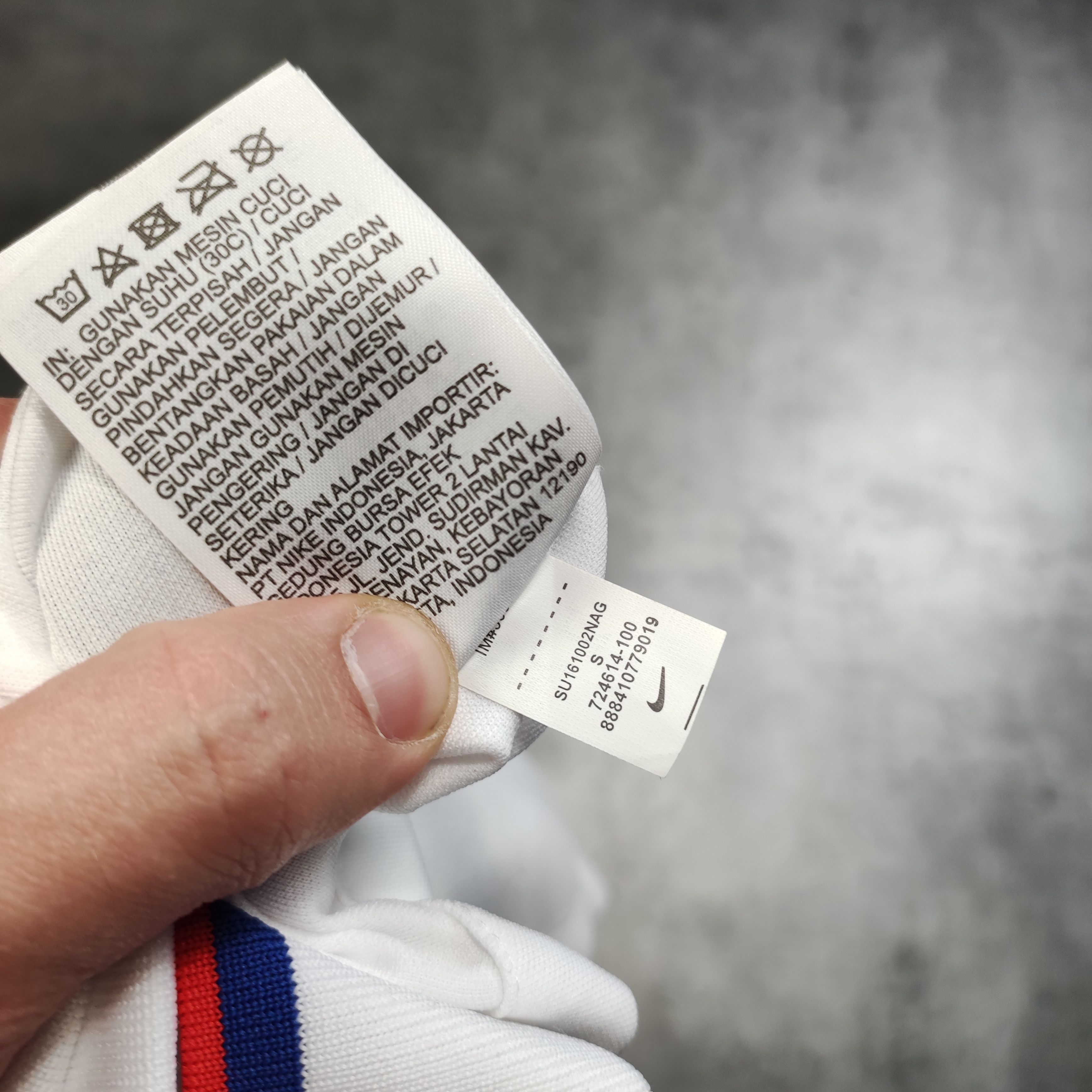 Chelsea Soccer × Nike RARE Chelsea FC Soccer Football Nike #9 Abraham Jersey Size US S / EU 44-46 / 1 - 11 Thumbnail