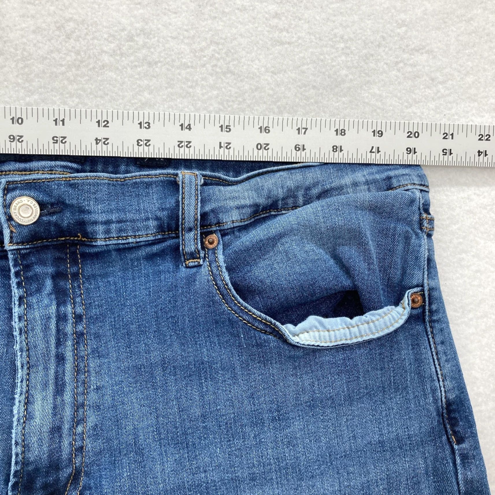 Lucky Brand Lucky Brand 410 Athletic Straight Jeans Mens 40x32 Blue Medium Wash Stretch Pant Denim Cotton Blend Belt Loops 5-Pocket Zipper Button Closure Size US 40 / EU 56 - 7 Thumbnail