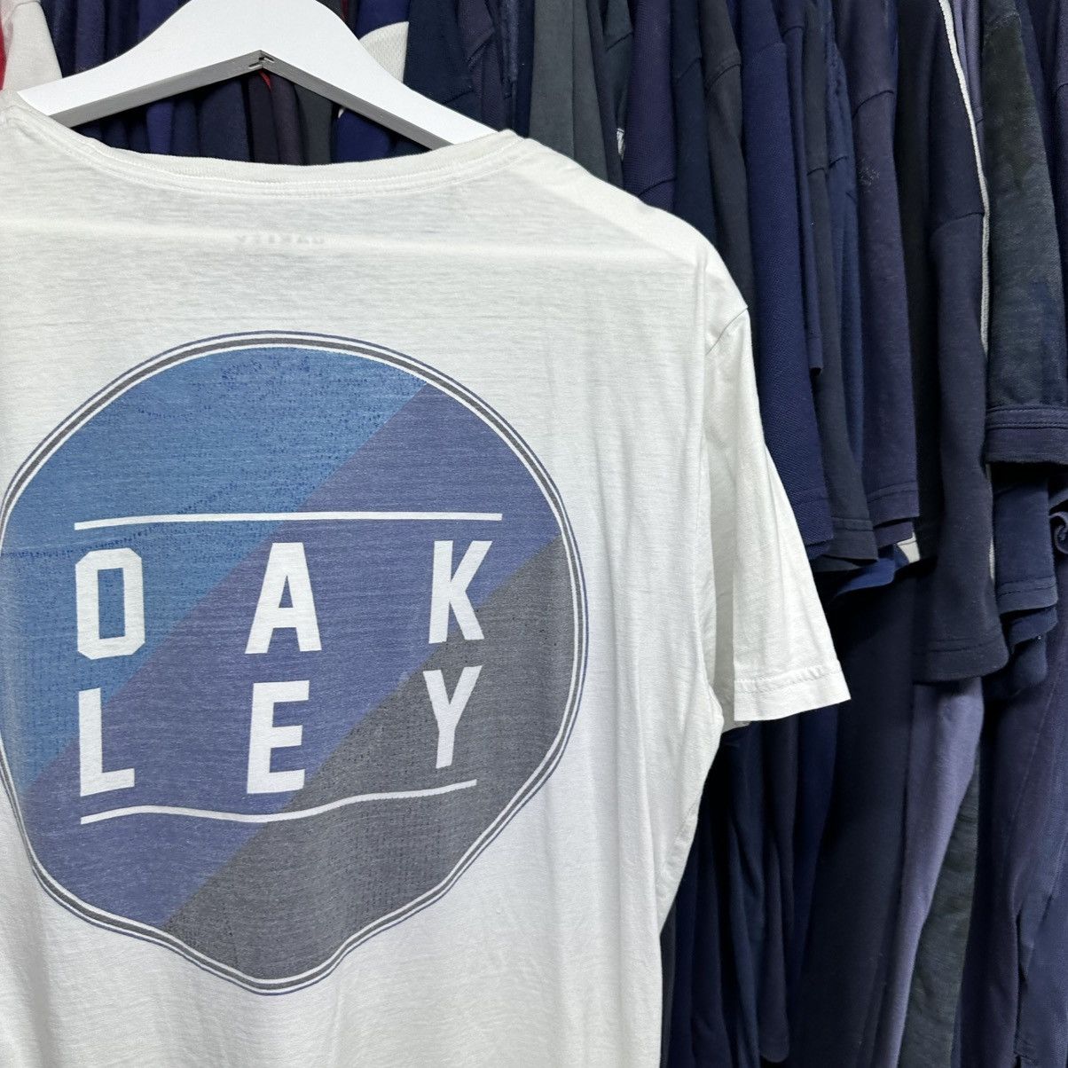 Oakley VTG Oakley T-shirts Big Logo Size L 00s Gore-crop Size US L / EU 52-54 / 3 - 5 Thumbnail