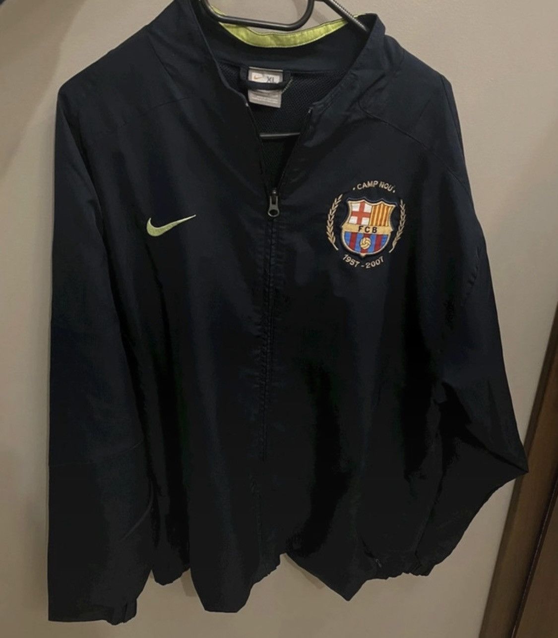 Nike Fc Barcelona windbreaker jacket camp nou 00s Size US XL / EU 56 / 4 - 1 Thumbnail