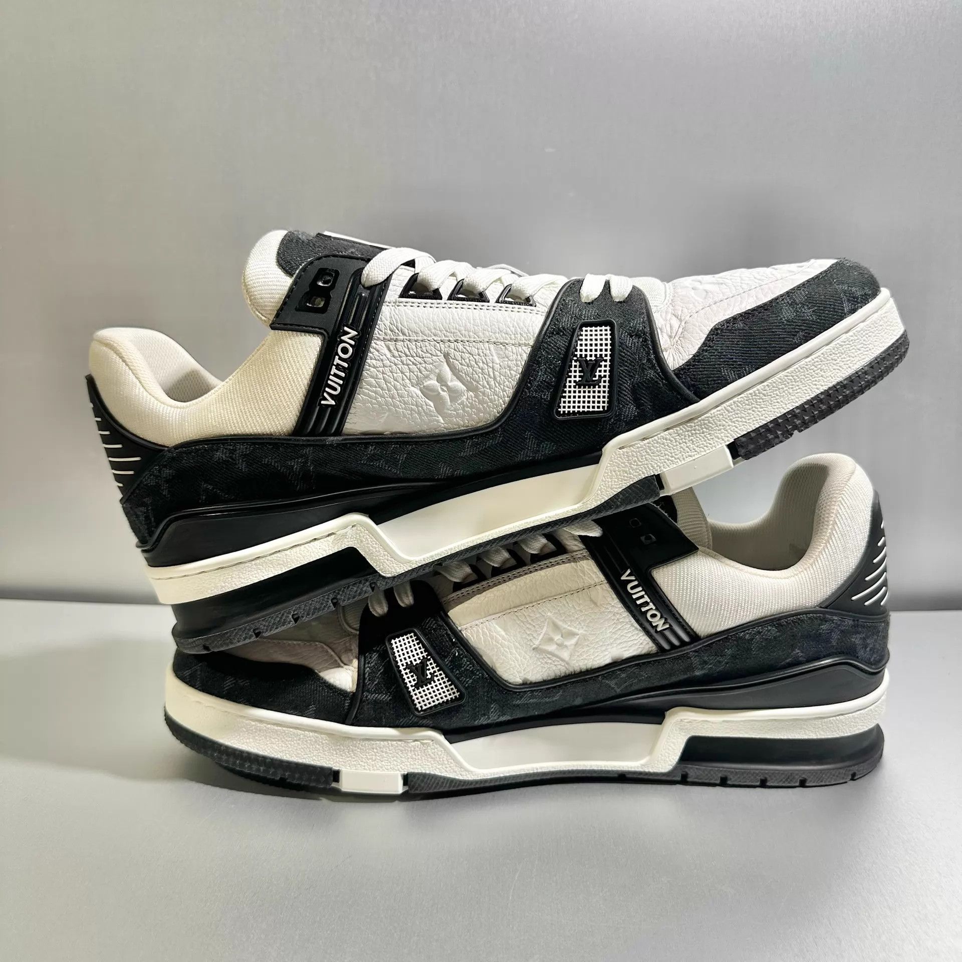 Louis Vuitton Louis Vuitton Trainer Black/White Denim 9/43 Worn 1x Size US 10 / EU 43 - 4 Thumbnail