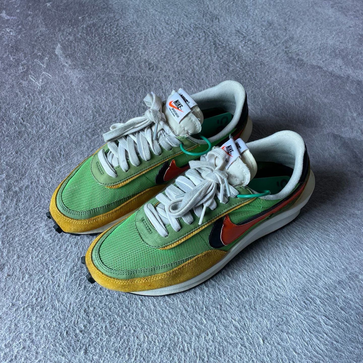 Nike Nike SACAI Yellow Lowtop Sneakers 42 Men Size US 9 / EU 42 - 1 Thumbnail