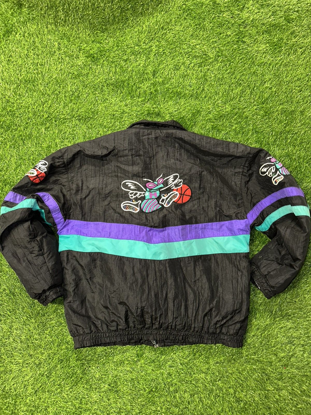 NBA × Vintage Vintage NBA Charlotte Hornets Jacket Size Medium Size US L / EU 52-54 / 3 - 2 Thumbnail