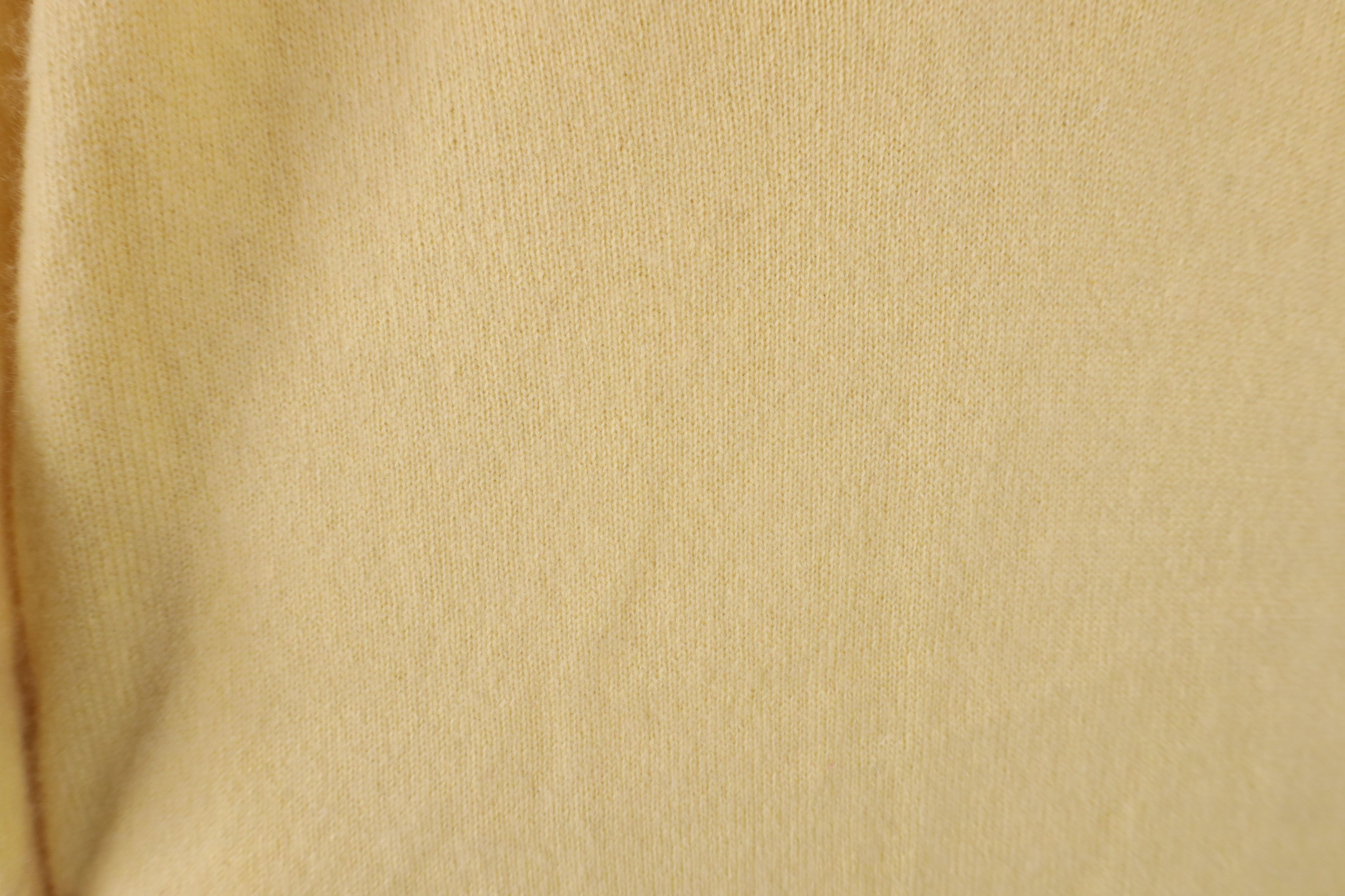 Vintage Vintage 90s Streetwear Cashmere Knit V-Neck Sweater Yellow Size US M / EU 48-50 / 2 - 7 Thumbnail