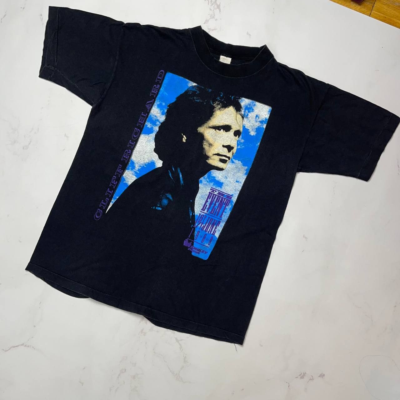 Vintage Cliff Richard 1989 rock band tour tee Vintage Size L Size US L / EU 52-54 / 3 - 3 Thumbnail