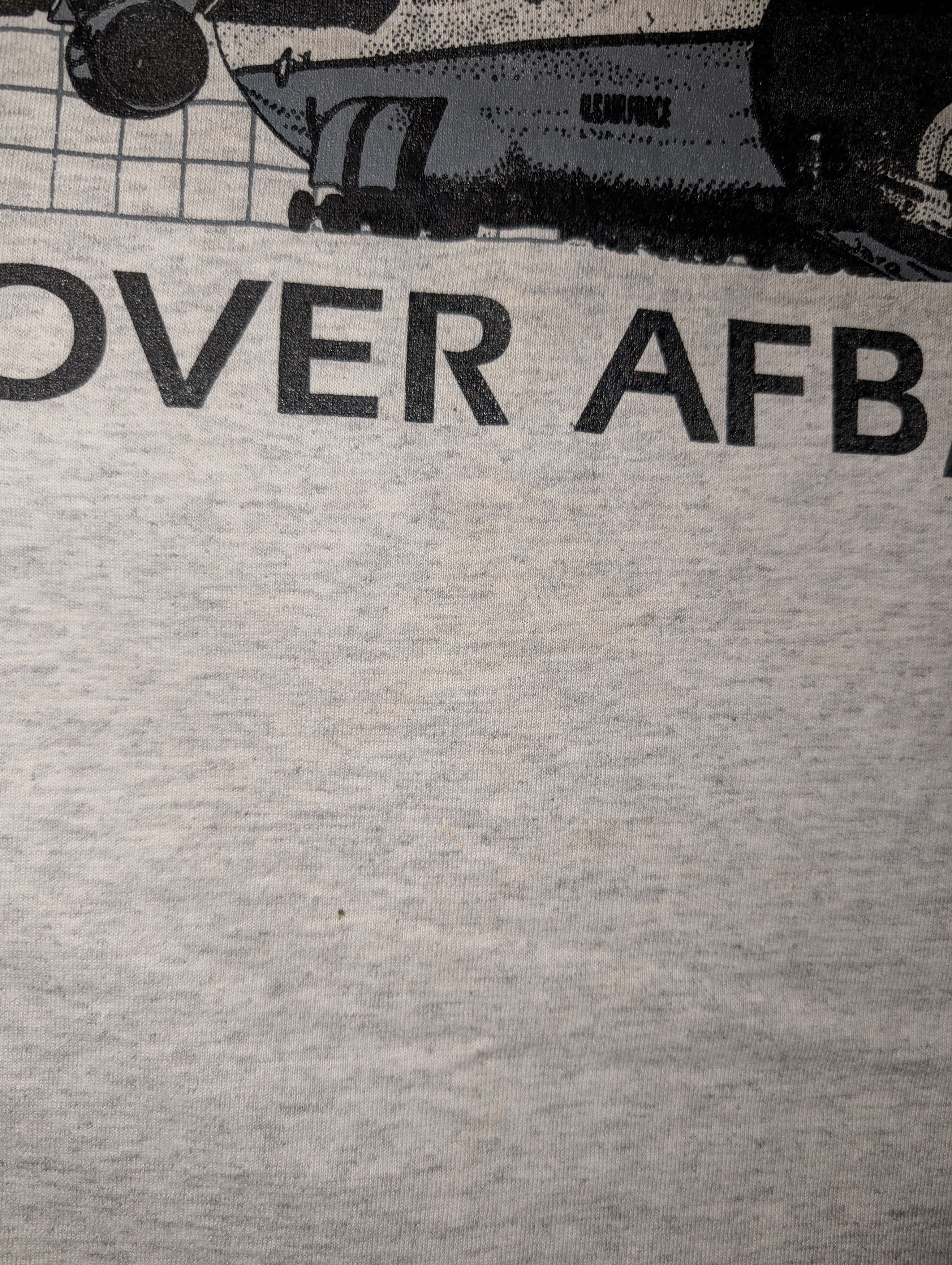 Vintage Vintage 90s C-5 Dover AFB Military Aircraft Airforce T-Shirt Size US XXL / EU 58 / 5 - 5 Thumbnail