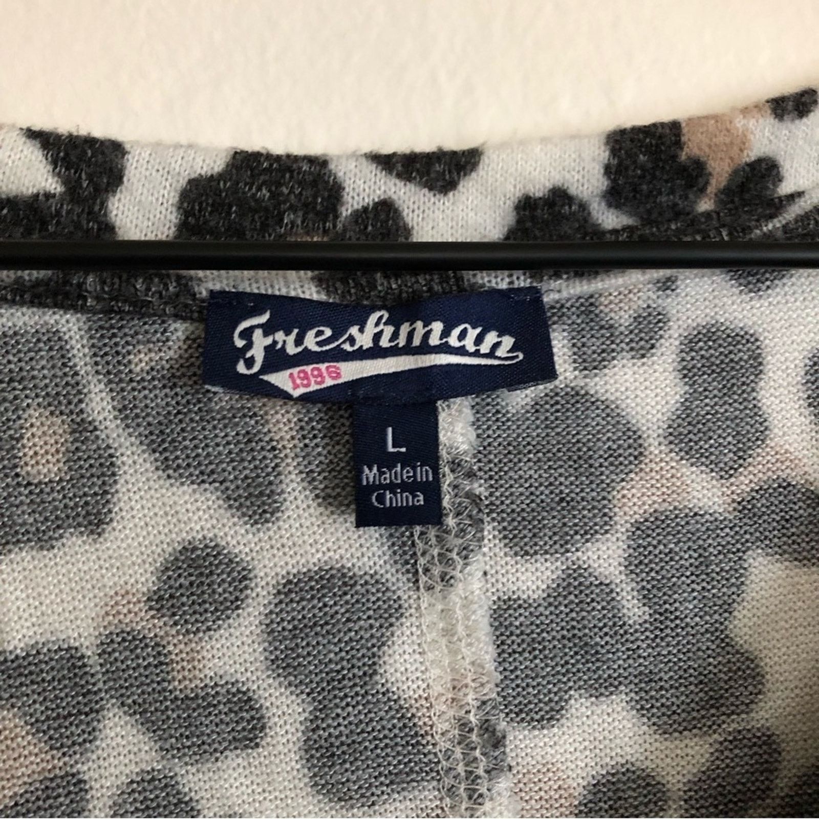 Other Freshman 1996 Leopard Print V-Neck Long Sleeve Sweater Top Size L / US 10 / IT 46 - 2 Thumbnail