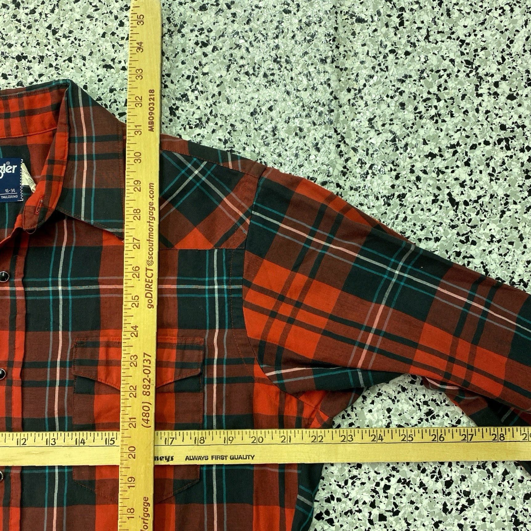 Wrangler VINTAGE Wrangler Pearl Snap Plaid Western Shirt Men's Size 16 34 USA Cowboy Cut Red Cotton Blend Pearl Snap Button-Up Western Shirt Mensасы Size US L / EU 52-54 / 3 - 3 Thumbnail