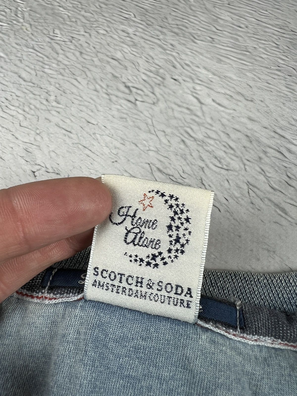 Designer × Scotch & Soda Scotch & Soda Amsterdam Couture Home alone Washed sweatshirt Size US M / EU 48-50 / 2 - 5 Thumbnail